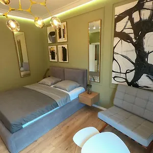 Roza's Center Daire Tiran
